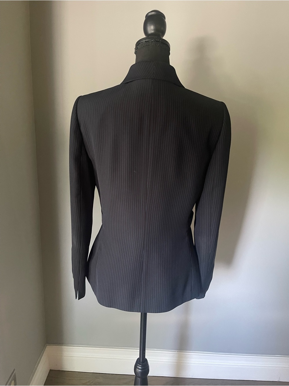 Tahari Arthur S Levine Dark Blue Pinstripe-Lined Women's Blazer Size 6 - Picture 9 of 13